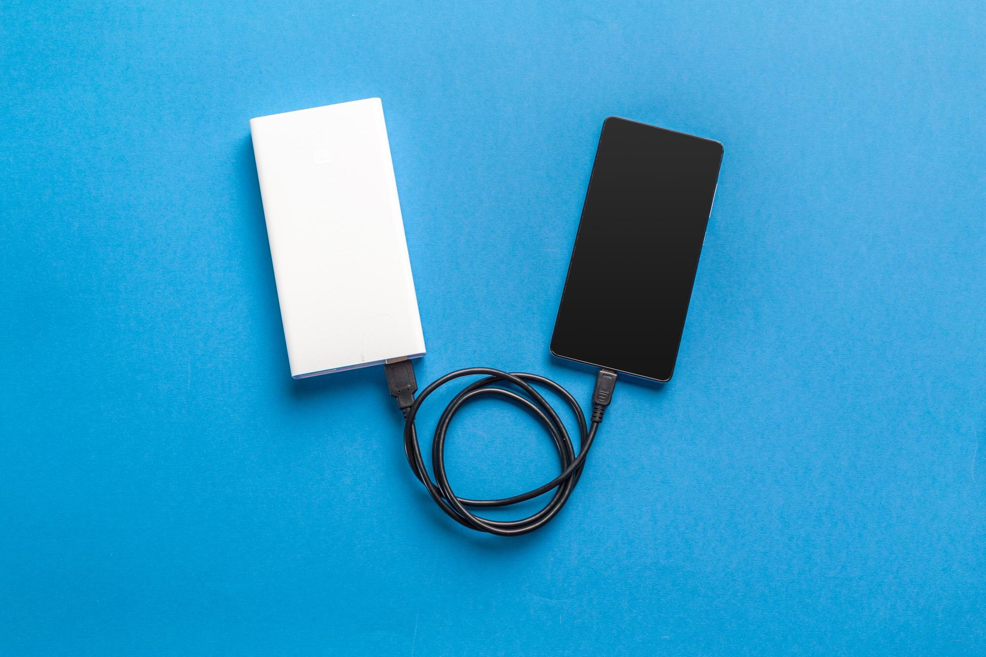 Powerbank charging phone